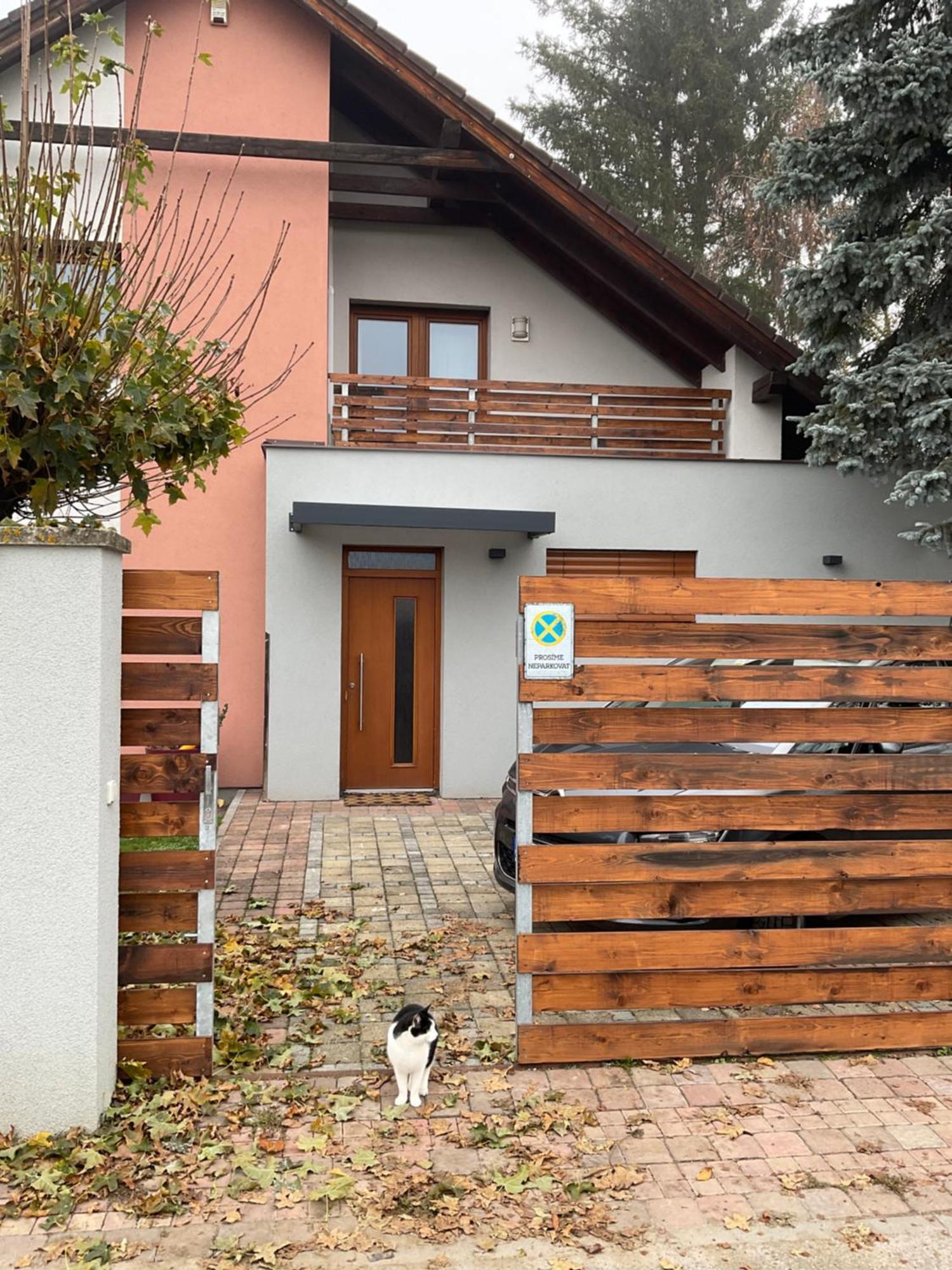 Apartman U Lesa Нове-Йирни Экстерьер фото