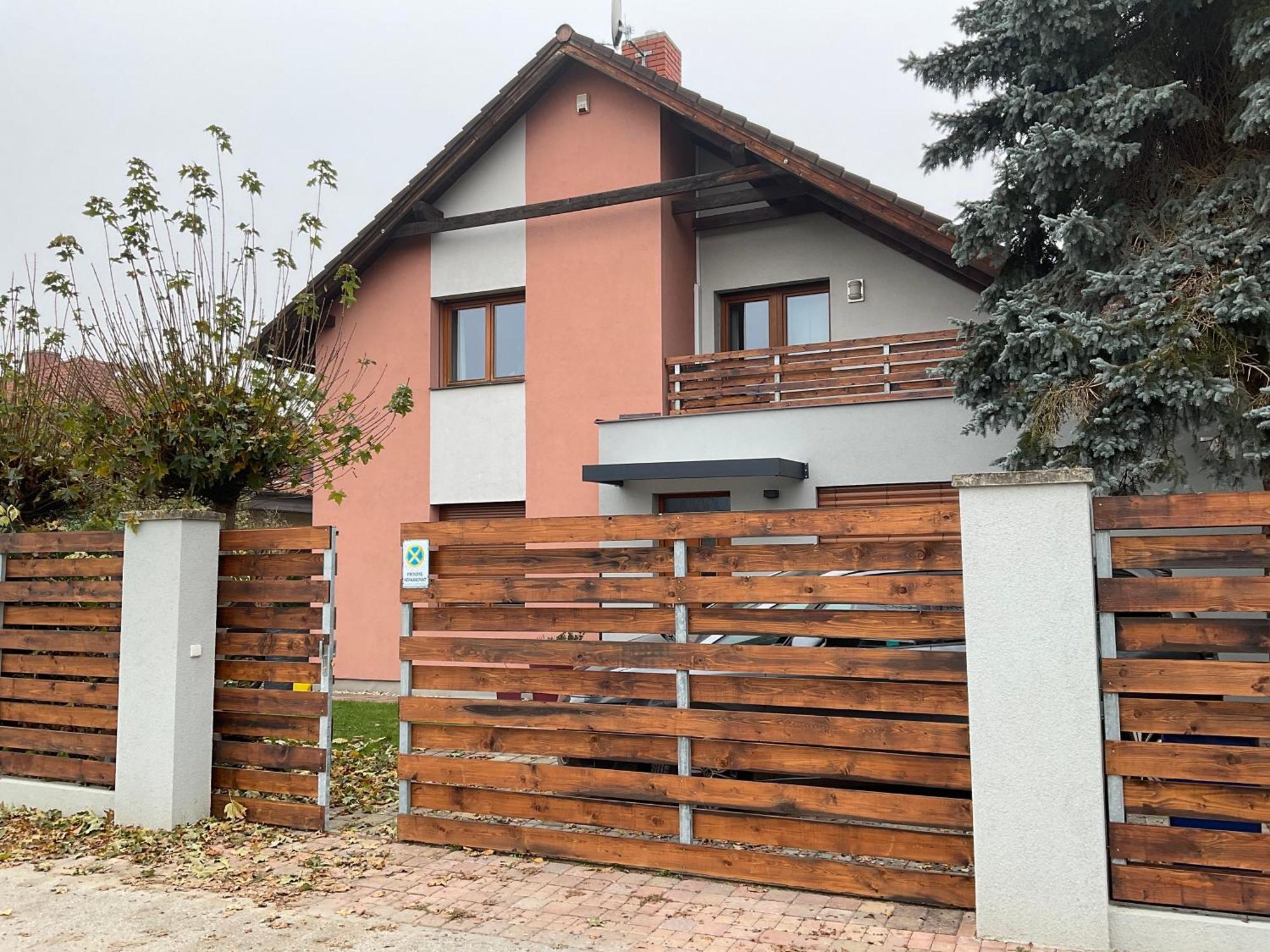 Apartman U Lesa Нове-Йирни Экстерьер фото